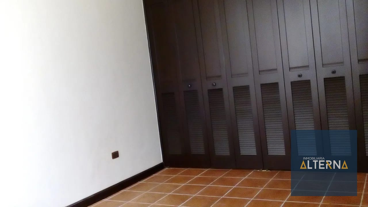Apartamento de Primer Nivel con Jardin en Renta Zona 16 Kanajuyu a 5 M — Apartamento en Alquiler en Zona 16, Guatemala, Ciudad — foto 14 de 16