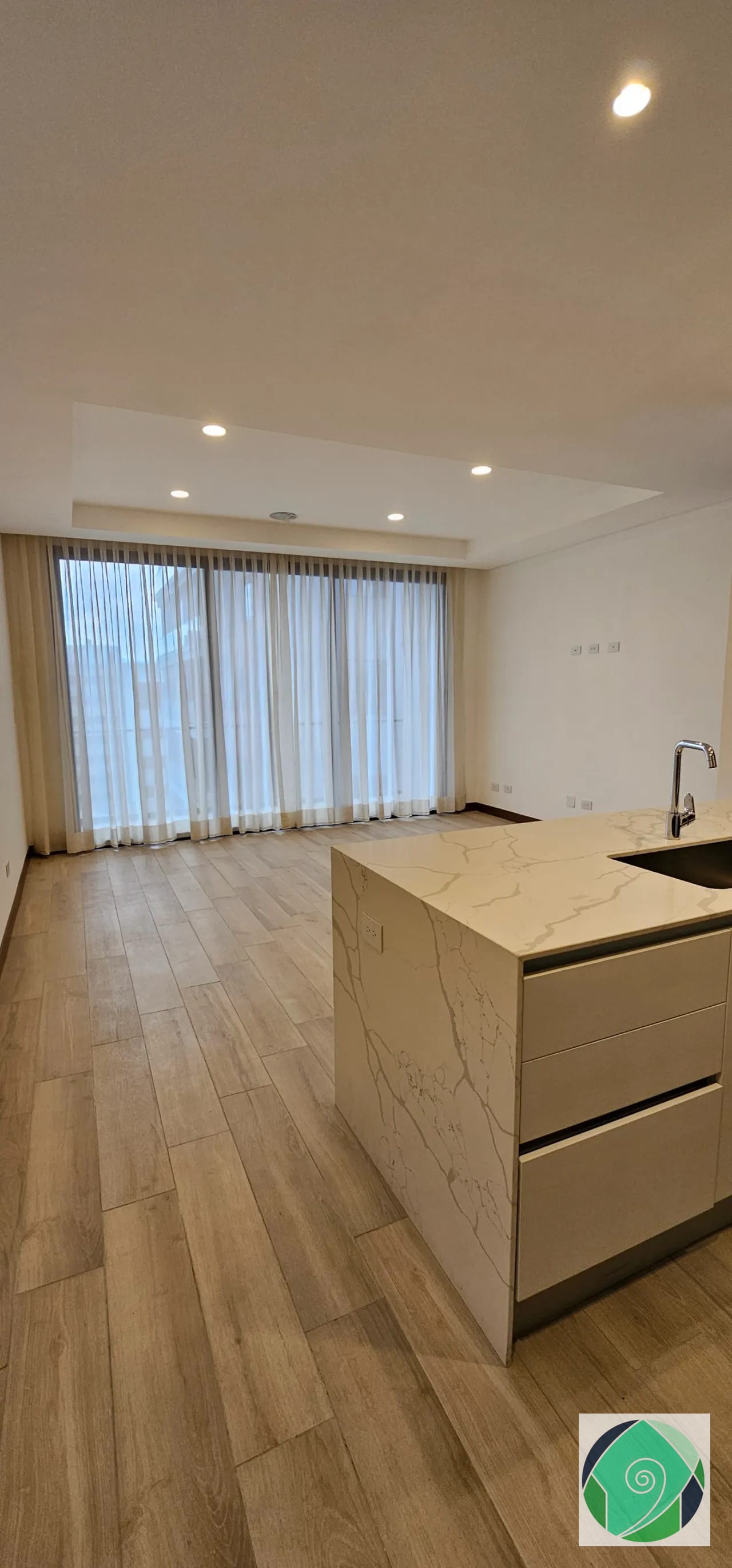 Alquiler Apartamento de 2 Habitaciones en Ferré 10, Z10 — Apartamento en Alquiler en Ferré Diez, Zona 10, Guatemala, Ciudad — foto 3 de 17