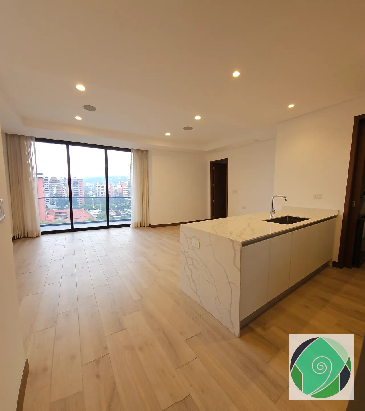 Alquiler Apartamento de 3 Habitaciones en Ferré Diez, Z10 — Apartamento en Alquiler en Ferré Diez, Zona 10, Guatemala, Ciudad — foto 4 de 17