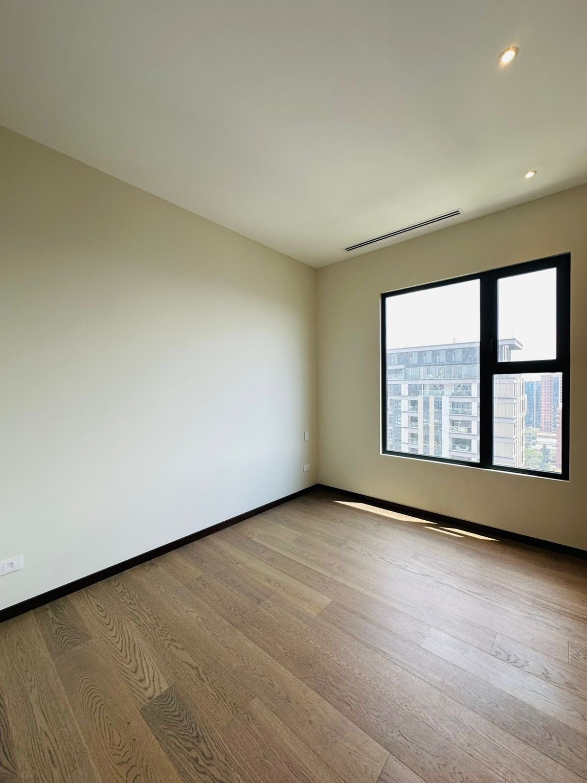 Apartamento en venta zona 10 — Apartamento en Venta en Zona 10, Guatemala, Ciudad — foto 4 de 5