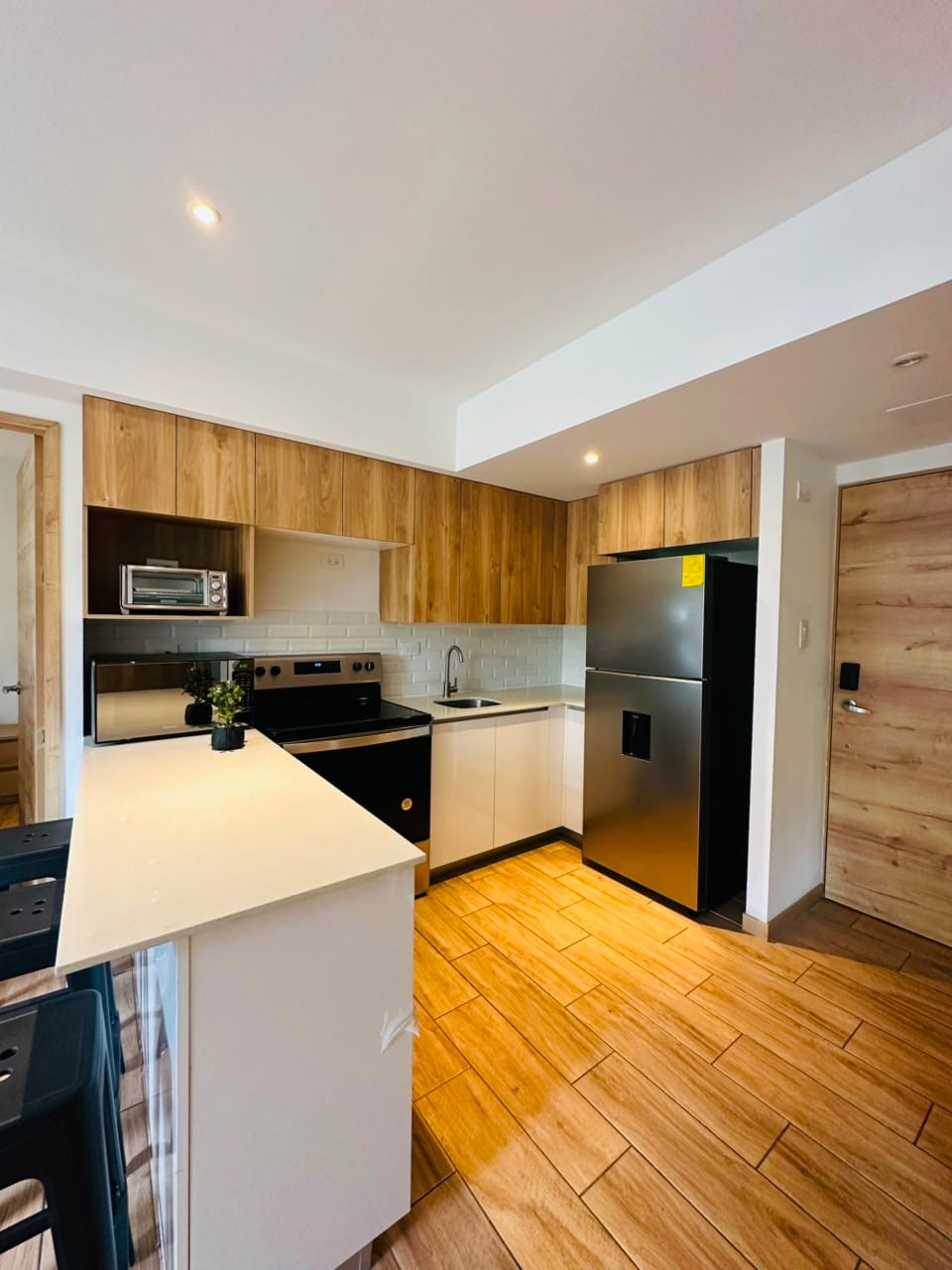 Hermoso apartamento amueblado en renta zona 9 — Apartamento en Alquiler en Zona 13, Guatemala, Ciudad — foto 2 de 5