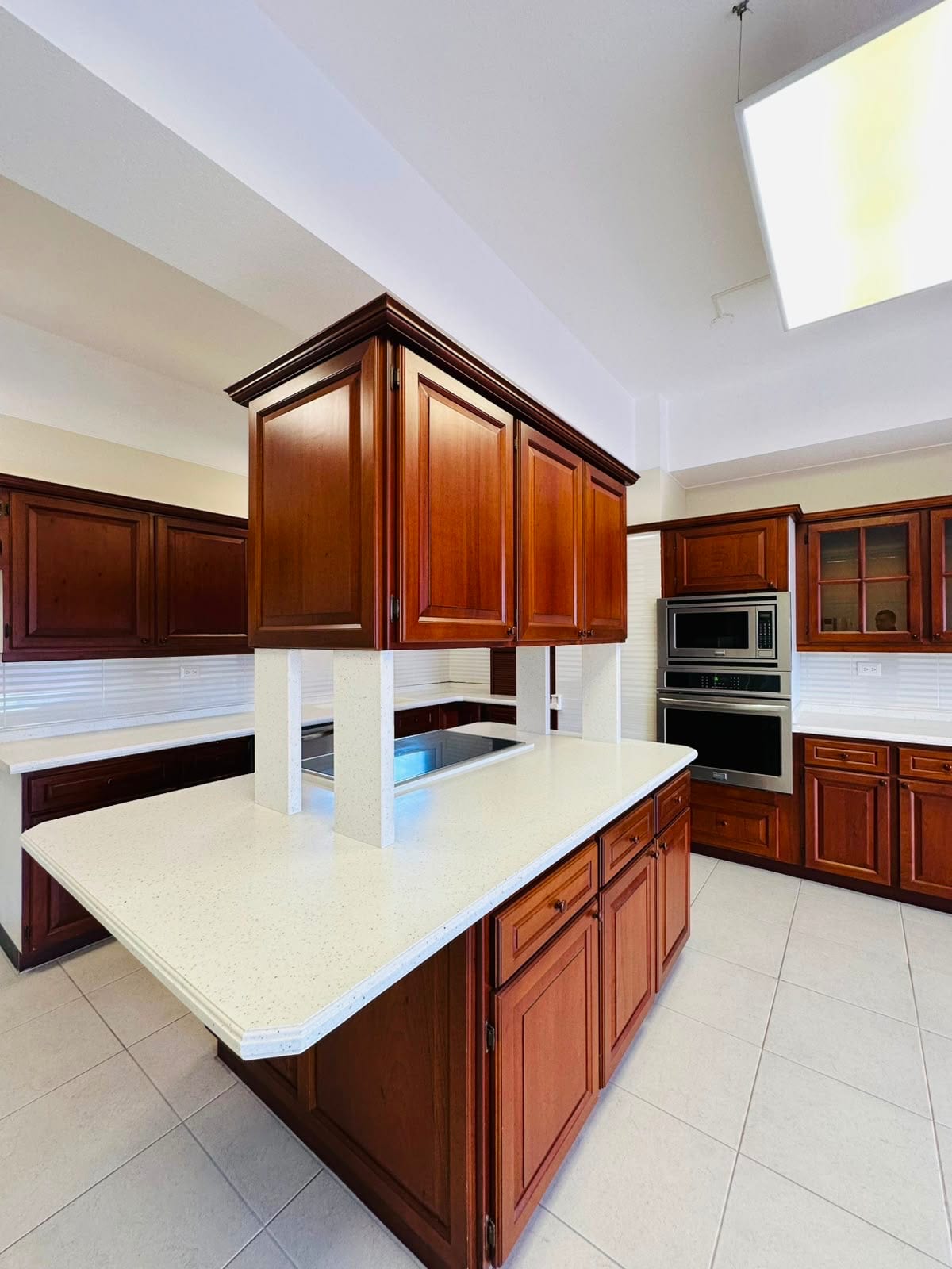 Espectacular apartamento en venta zona 10 — Apartamento en Venta en Zona 10, Guatemala, Ciudad — foto 1 de 8