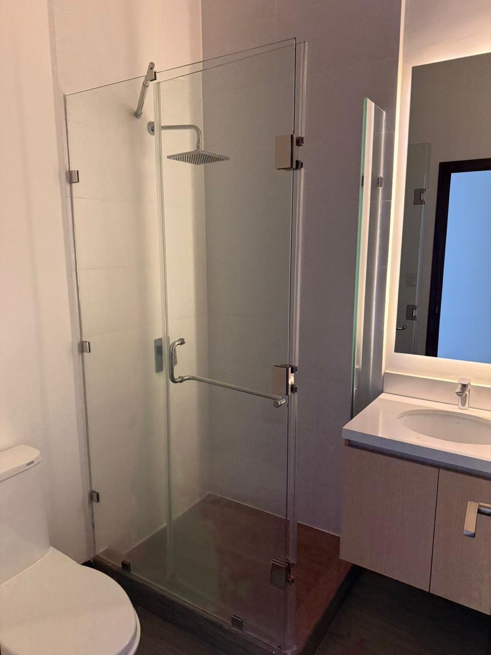 Apartamento en renta semi amueblado — Apartamento en Alquiler en Zona 10, Guatemala, Ciudad — foto 5 de 5