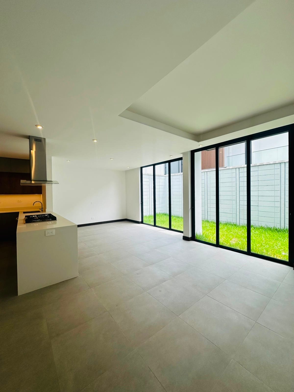 Casa en Renta zona 10 — Casa en Alquiler en Zona 15, Guatemala, Ciudad — foto 1 de 10