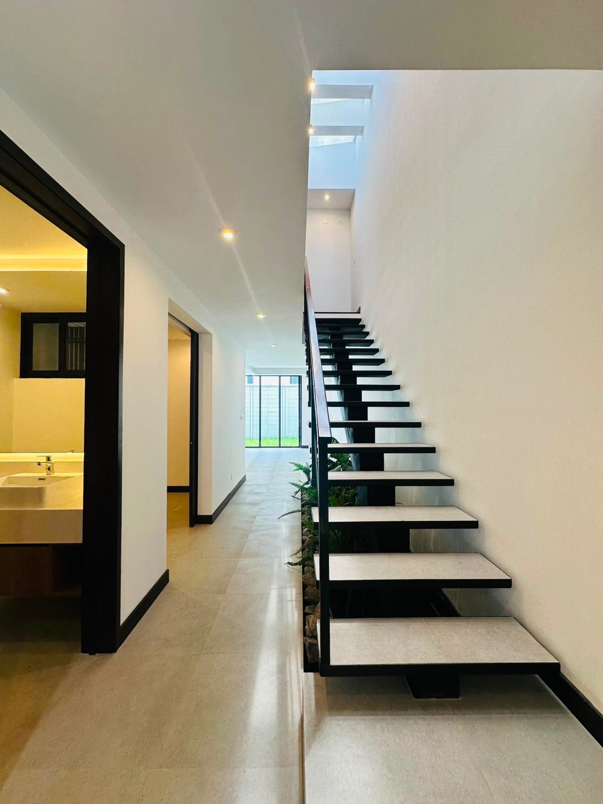 Casa en Renta zona 10 — Casa en Alquiler en Zona 15, Guatemala, Ciudad — foto 3 de 10
