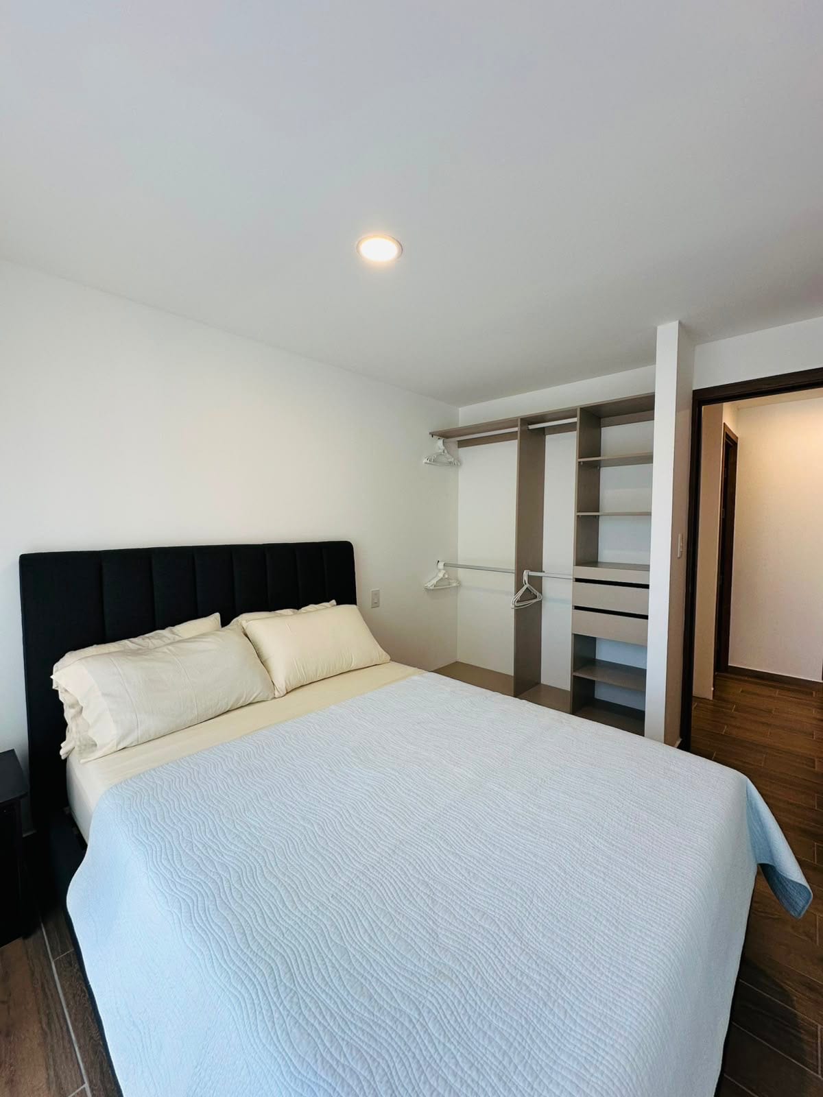 Apartamento amueblado en renta zona 14 — Apartamento en Alquiler en Parque 14, Zona 14, Guatemala, Ciudad — foto 3 de 3