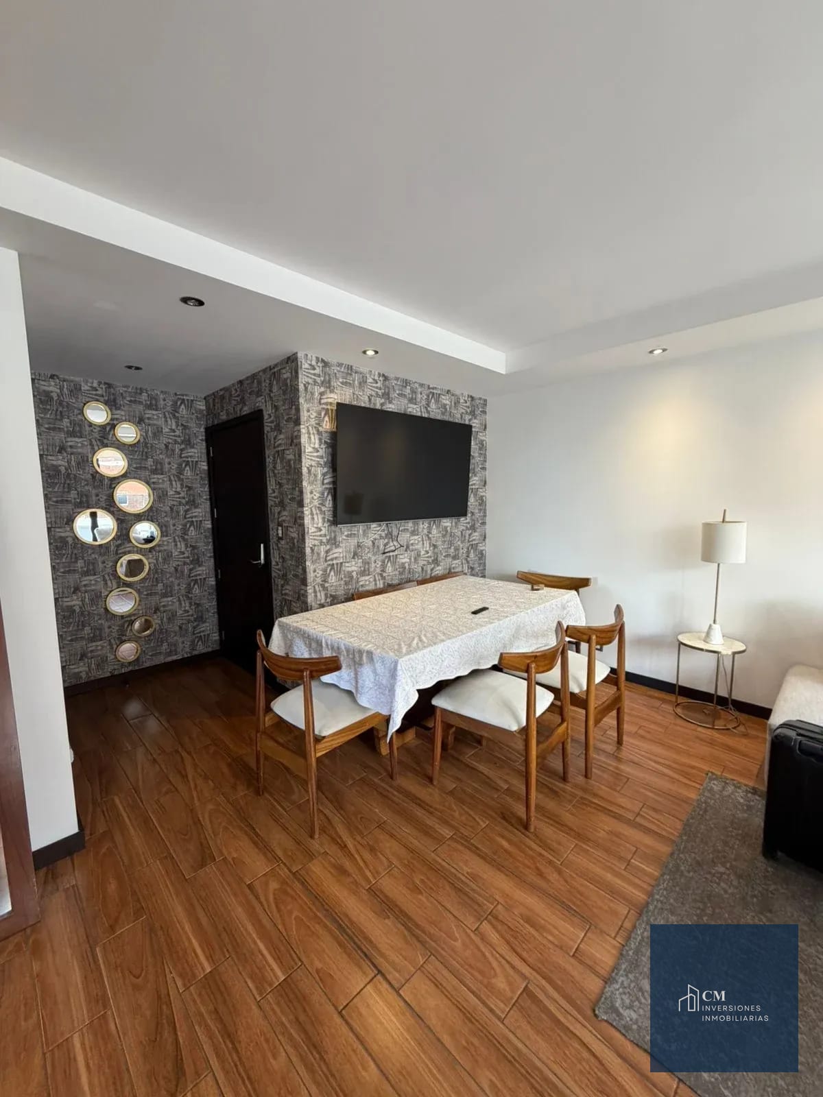 Comedor — Vive con estilo en Vista Hermosa I: apartamento amueblado en renta Z15 — Apartamento en Alquiler en Vista Hermosa I, Zona 15, Guatemala, Ciudad — foto 4 de 14