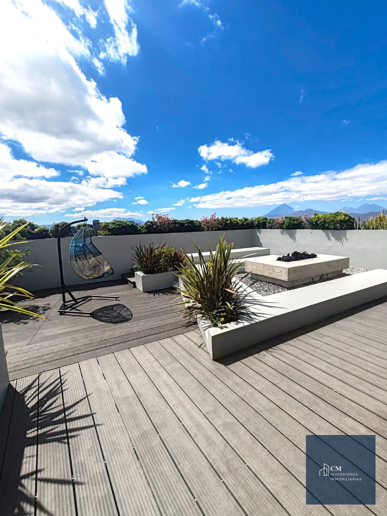 Rooftop — ¡Tu mejor Inversión! ¡Amplitud, pérgola y jardín! — Apartamento en Venta en Ciudad Vieja, Zona 10, Guatemala, Ciudad — foto 10 de 17