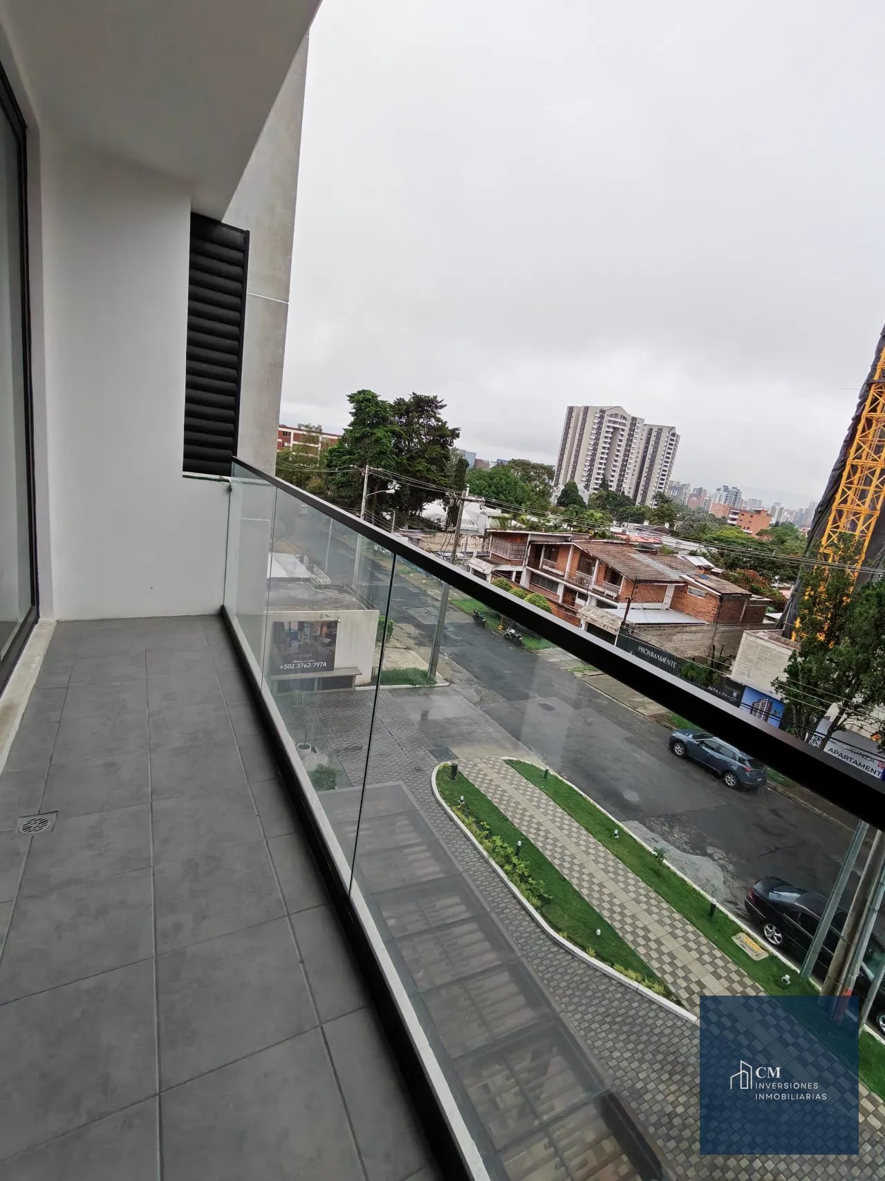 Balcón — ¡Vive con comodidad y estilo en Zona 15, rodeado de amenidades ! — Apartamento en Alquiler en Vista Hermosa II, Zona 15, Guatemala, Ciudad — foto 2 de 17