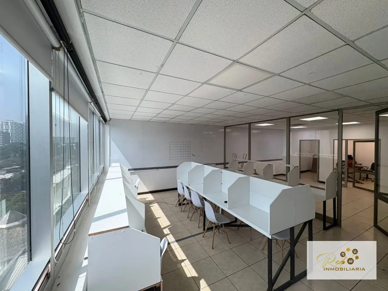 🏢 Oficina en Venta – Dubai Center, Zona 10 — Oficina en Venta en Dubai Center, Zona 10, Guatemala, Ciudad — foto 1 de 11