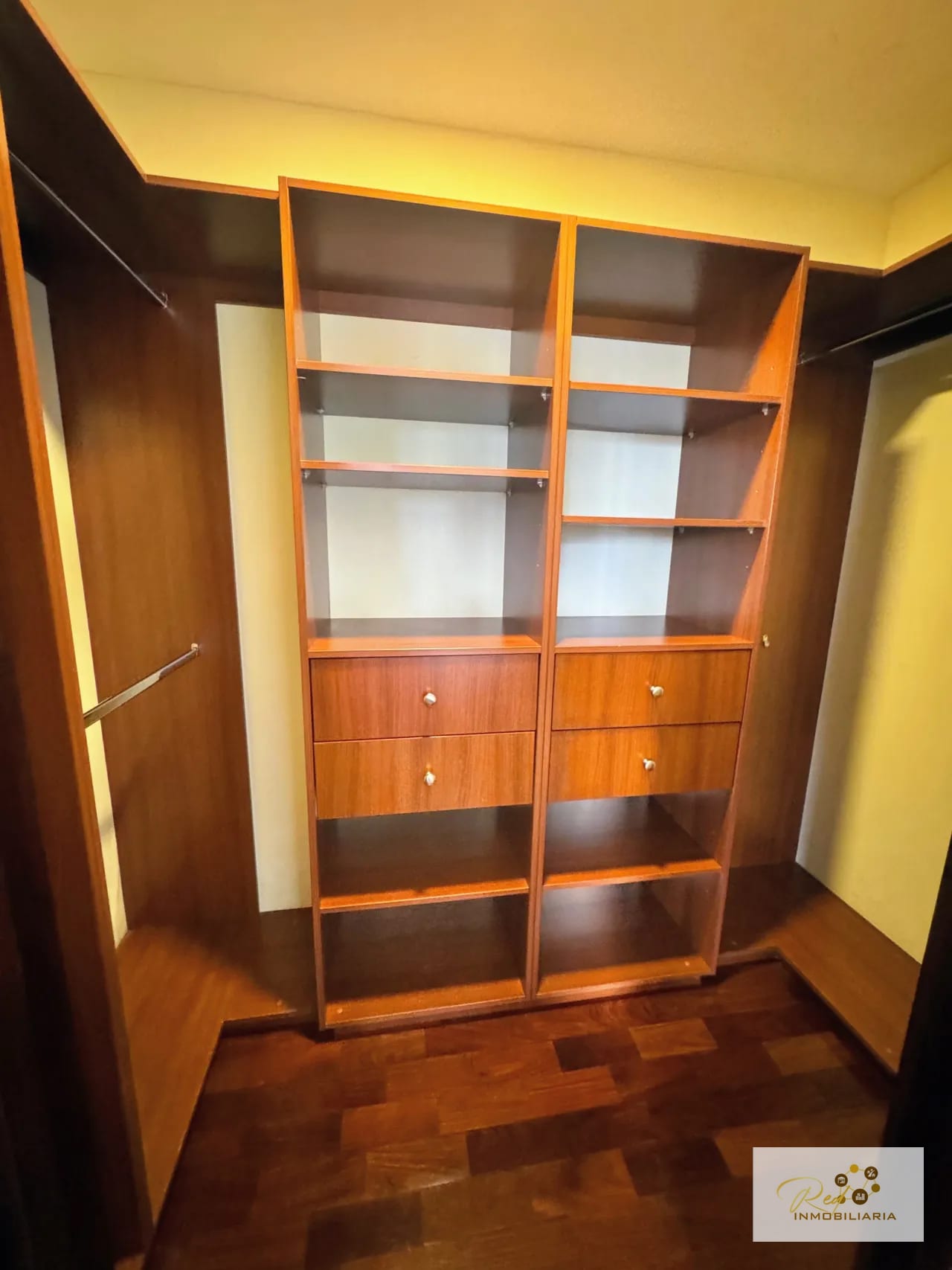 Venta Apartamento de Lujo, Edificio Santa María, Zona 10, Guatemala — Apartamento en Venta en Santa María, Zona 10, Guatemala, Ciudad — foto 13 de 15