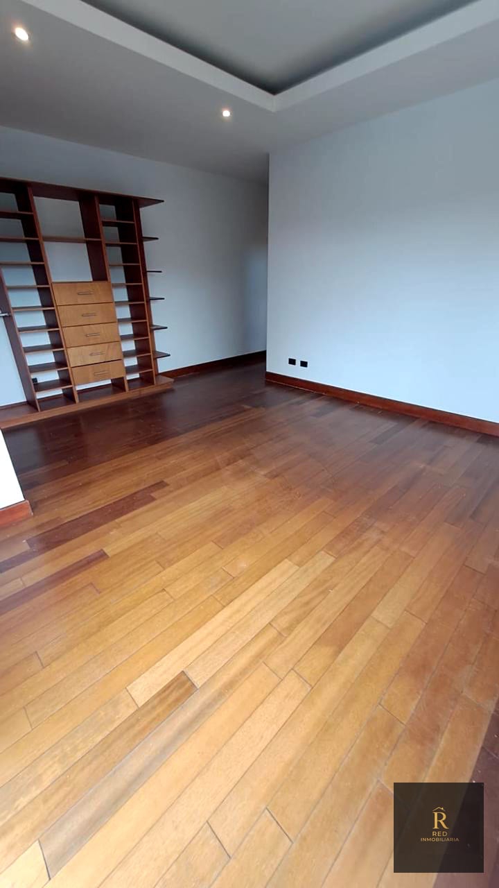 🏢 Renta de amplio apartamento — Edificio Oakland, Zona 10 — Apartamento en Alquiler en Zona 10, Guatemala, Ciudad — foto 8 de 17