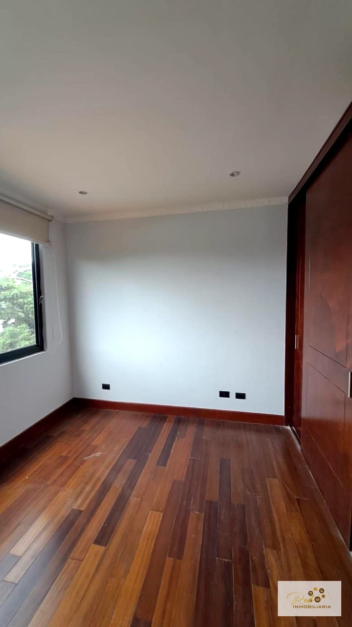 🏢 Renta de amplio apartamento — Edificio Oakland, Zona 10 — Apartamento en Alquiler en Zona 10, Guatemala, Ciudad — foto 11 de 17