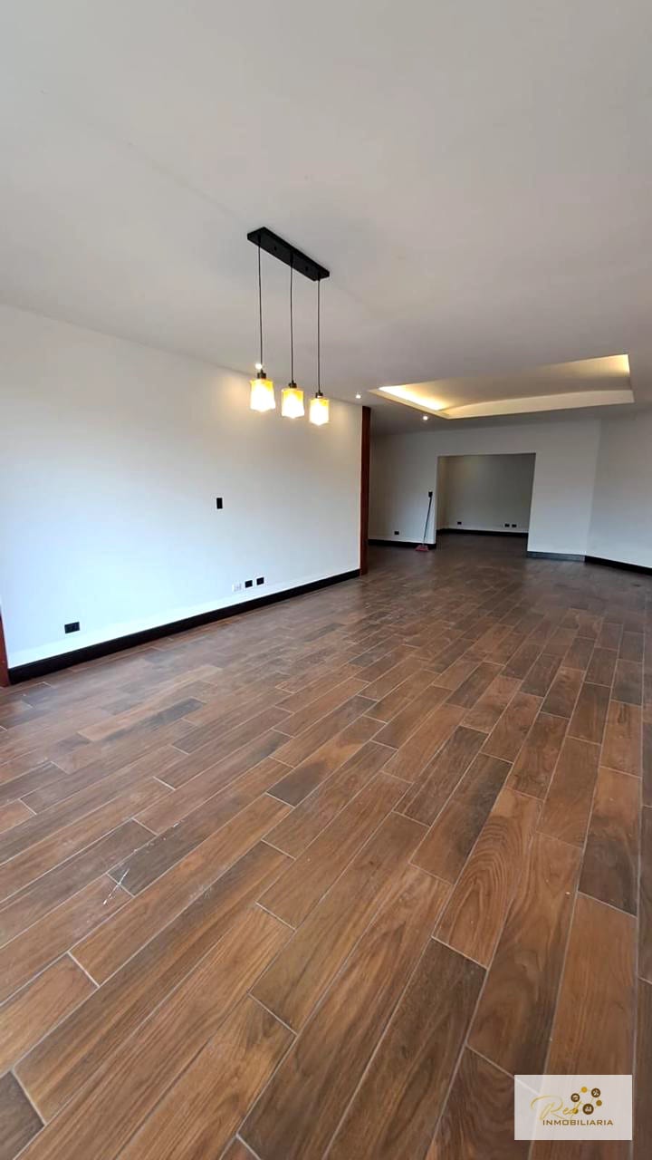 🏢 Renta de amplio apartamento — Edificio Oakland, Zona 10 — Apartamento en Alquiler en Zona 10, Guatemala, Ciudad — foto 10 de 17