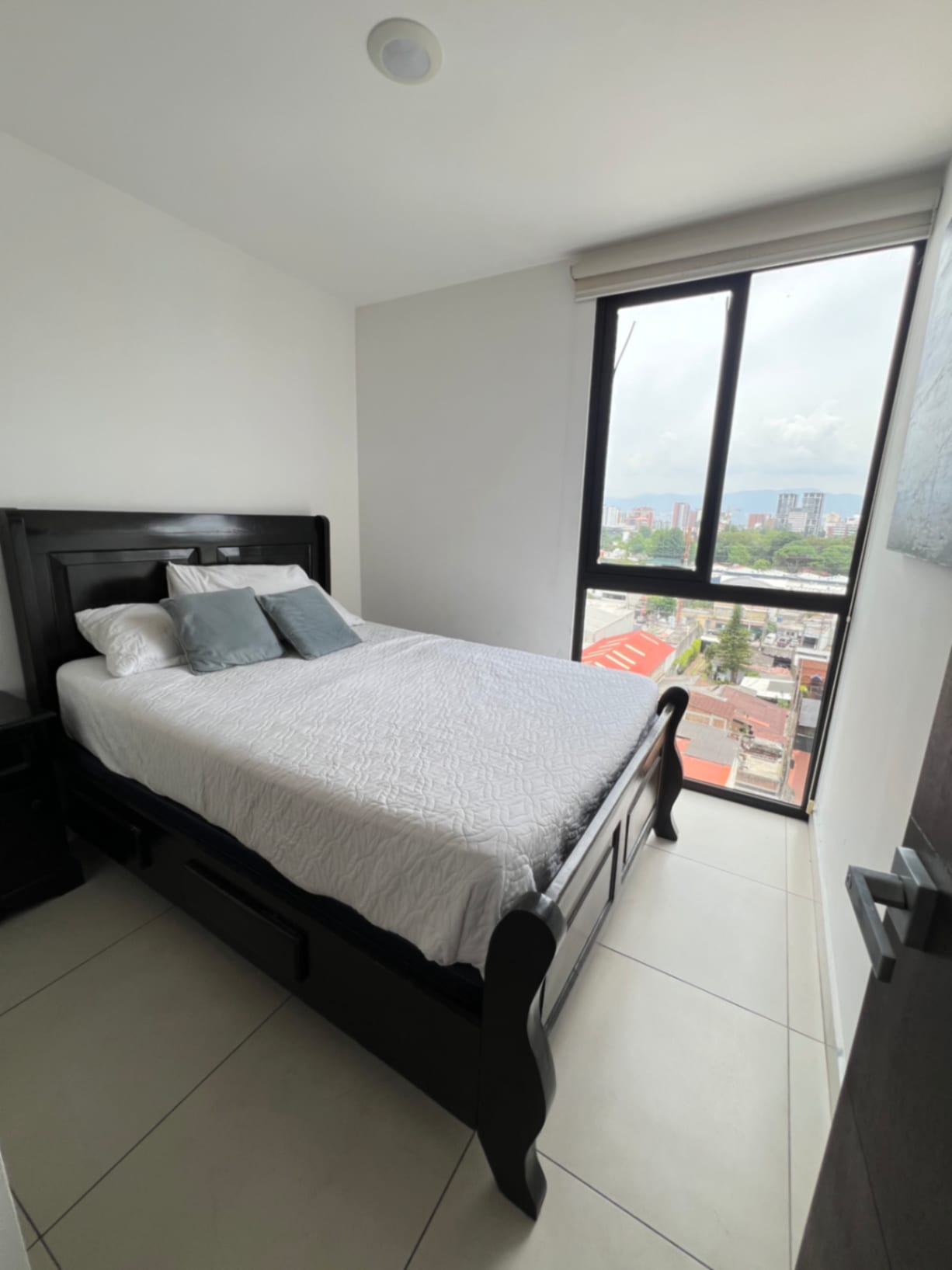 BE14 / APARTAMENTO EN RENTA DE 3 HABITACIONES — Apartamento en Alquiler en Be14, Zona 14, Guatemala, Ciudad — foto 6 de 11