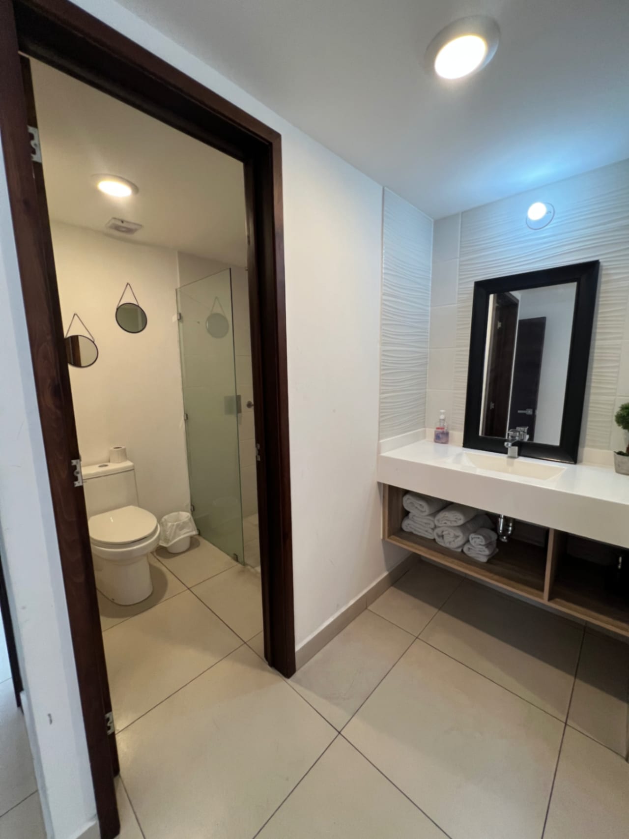 BE14 / APARTAMENTO EN RENTA DE 3 HABITACIONES — Apartamento en Alquiler en Be14, Zona 14, Guatemala, Ciudad — foto 10 de 11