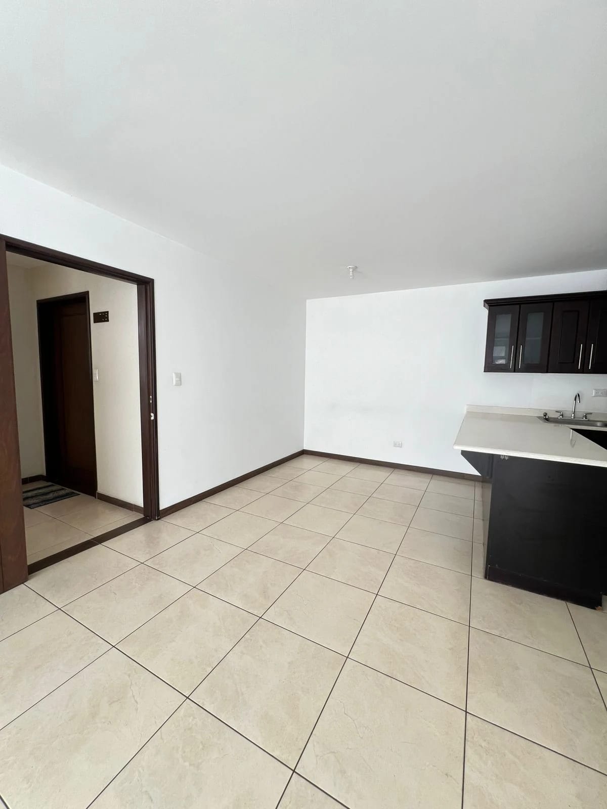 El Pórtico Z7 / Apartamento en Renta de 3 Habitaciones y 2 Parqueos — Apartamento en Alquiler en Zona 7, Guatemala, Ciudad — foto 2 de 13