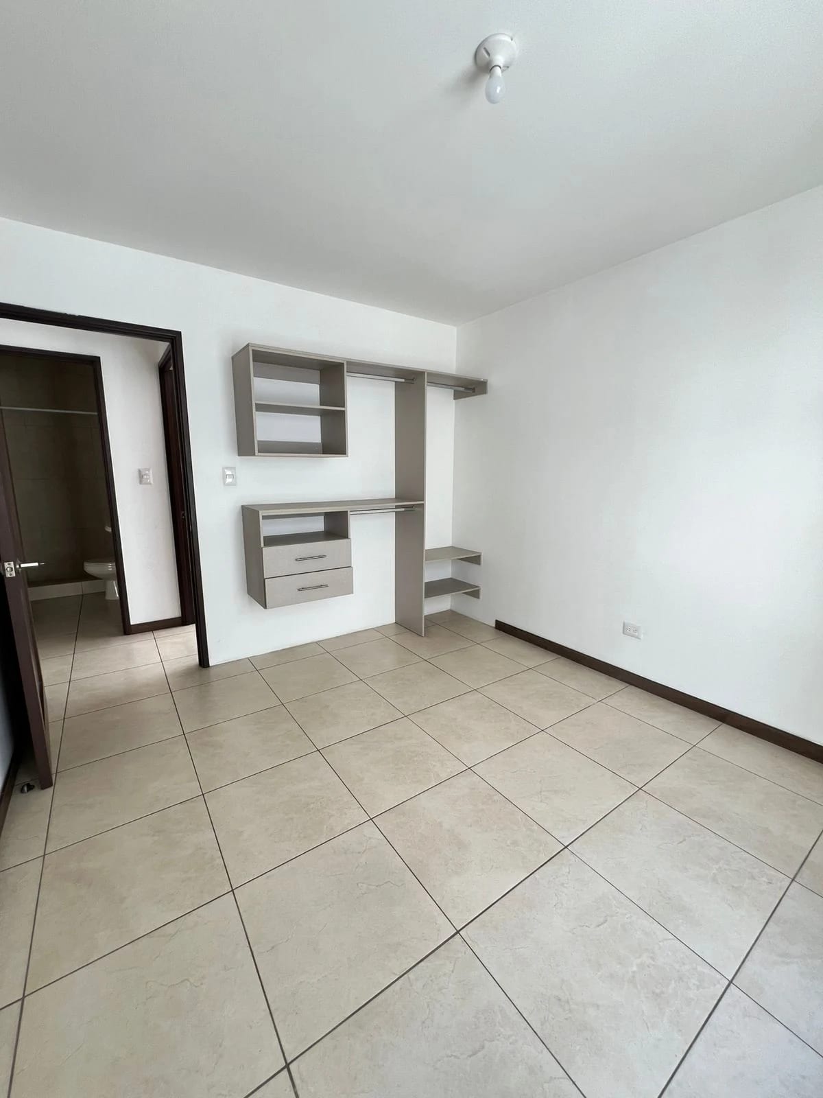 El Pórtico Z7 / Apartamento en Renta de 3 Habitaciones y 2 Parqueos — Apartamento en Alquiler en Zona 7, Guatemala, Ciudad — foto 7 de 13