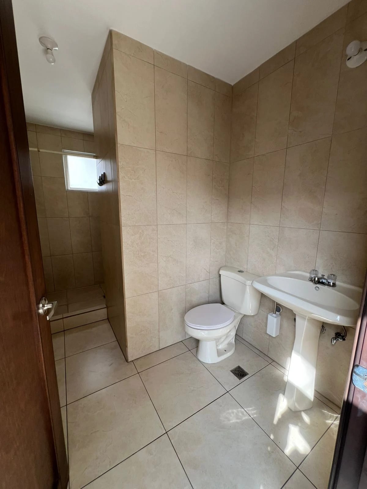 El Pórtico Z7 / Apartamento en Renta de 3 Habitaciones y 2 Parqueos — Apartamento en Alquiler en Zona 7, Guatemala, Ciudad — foto 10 de 13