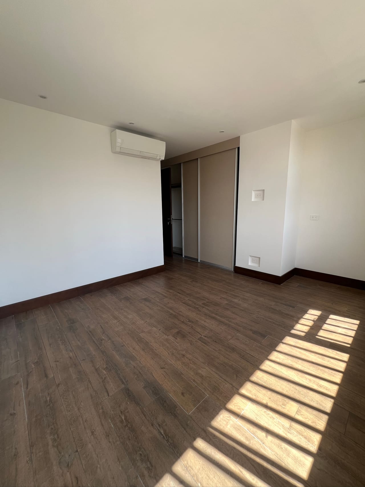 Gaura / Apartamento en Renta de 2 Habitaciones — Apartamento en Alquiler en Gaura, Zona 15, Guatemala, Ciudad — foto 4 de 12