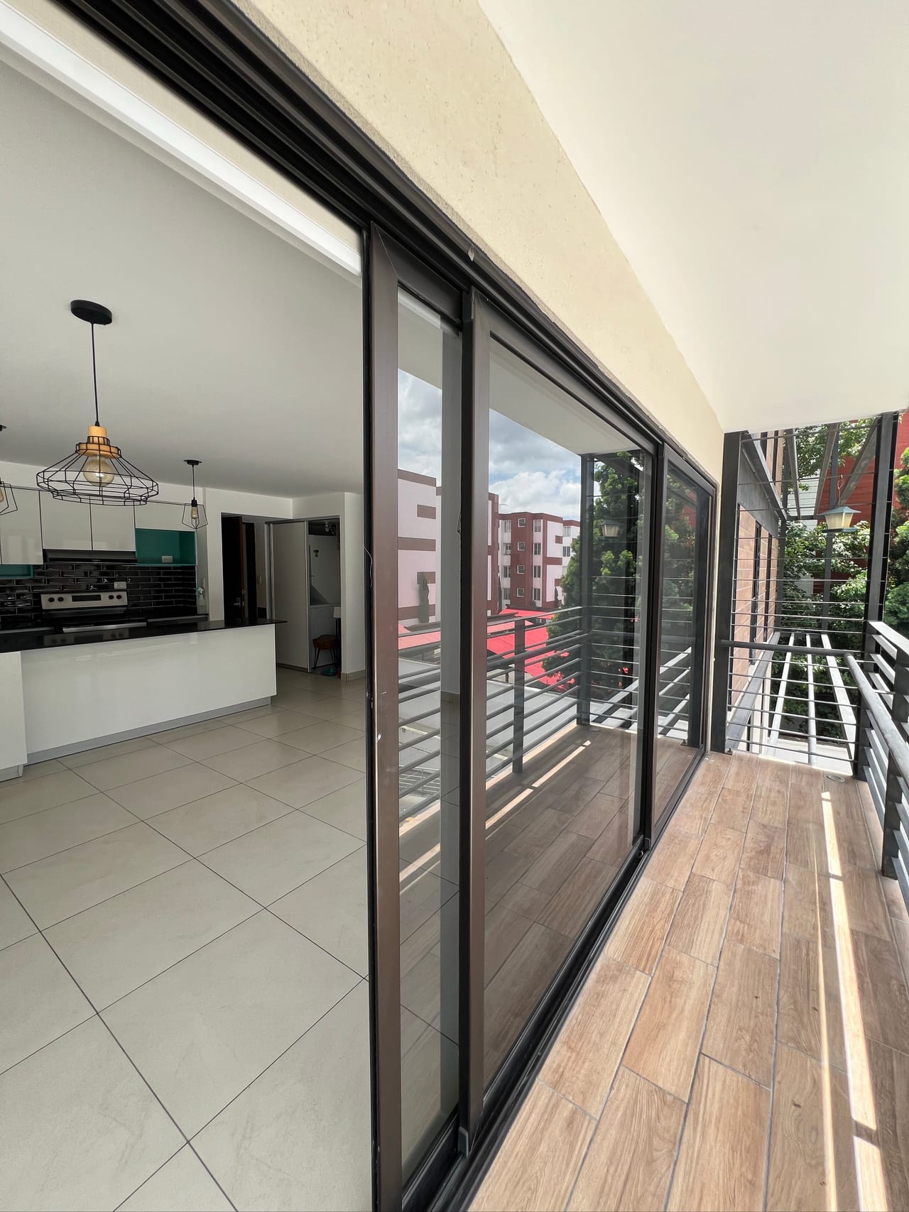 BE14 / Apartamento en Renta de 3 Habitaciones — Apartamento en Alquiler en Be14, Zona 14, Guatemala, Ciudad — foto 1 de 12