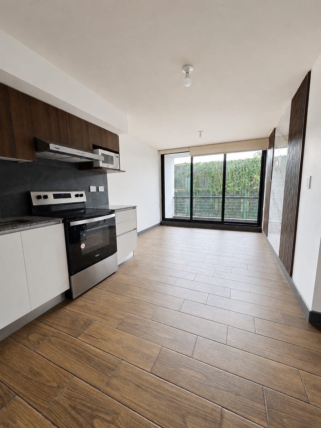 BE14 / Apartamento en Renta de 2 Habitaciones — Apartamento en Alquiler en Be14, Zona 14, Guatemala, Ciudad — foto 1 de 10