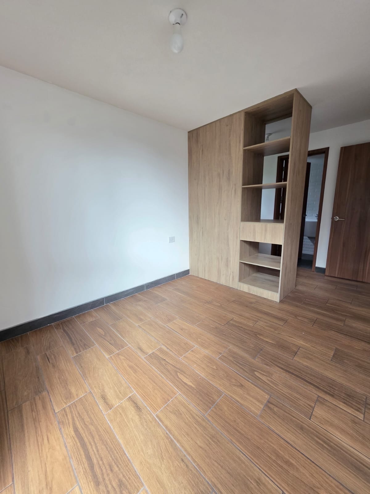 BE14 / Apartamento en Renta de 2 Habitaciones — Apartamento en Alquiler en Be14, Zona 14, Guatemala, Ciudad — foto 7 de 10