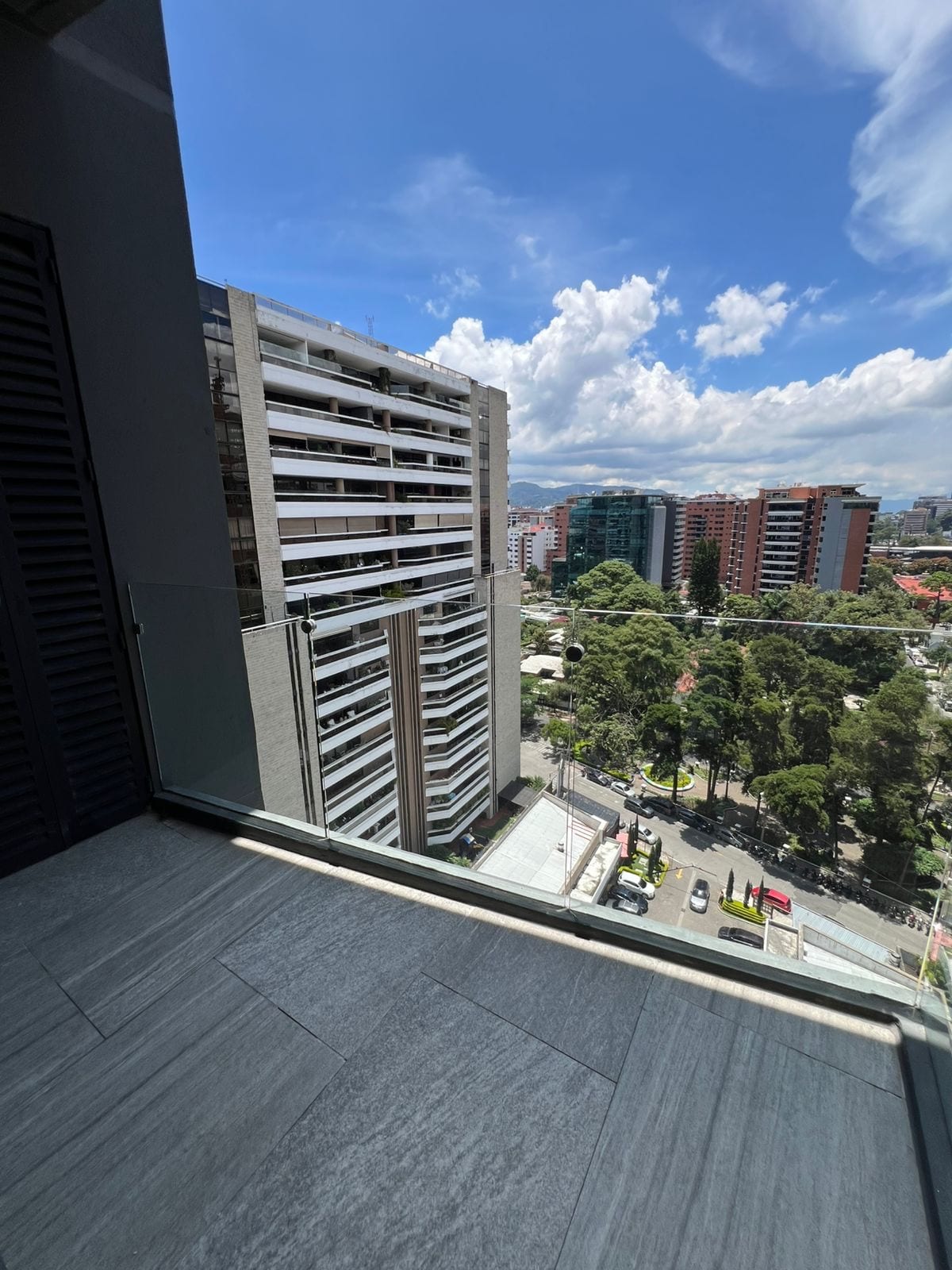 Reserva Diez / Renta Apartamento Amueblado de 3 Habitaciones y Cs — Apartamento en Alquiler en Reserva Diez, Zona 10, Guatemala, Ciudad — foto 11 de 14
