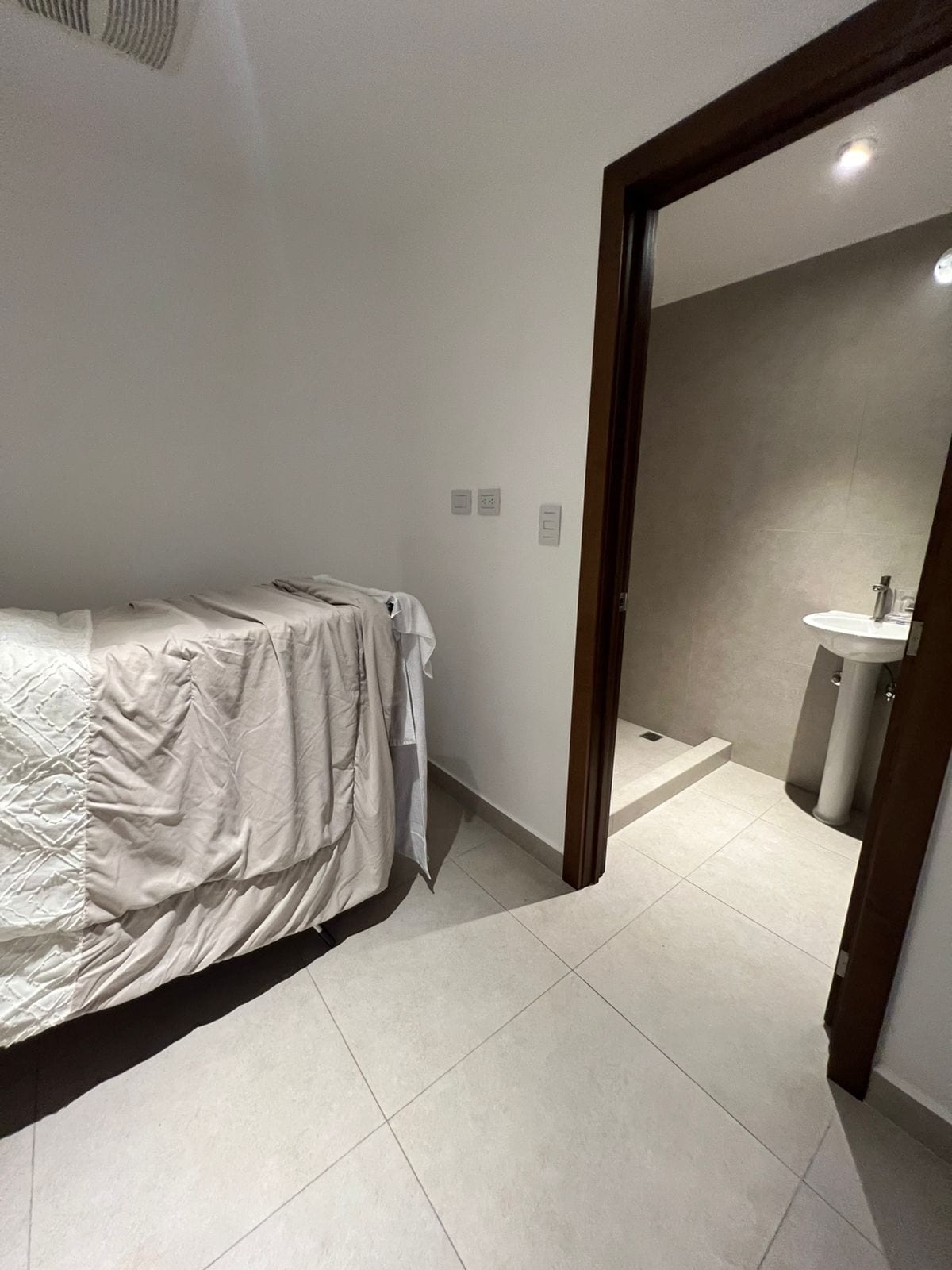 Reserva Diez / Renta Apartamento Amueblado de 3 Habitaciones y Cs — Apartamento en Alquiler en Reserva Diez, Zona 10, Guatemala, Ciudad — foto 14 de 14