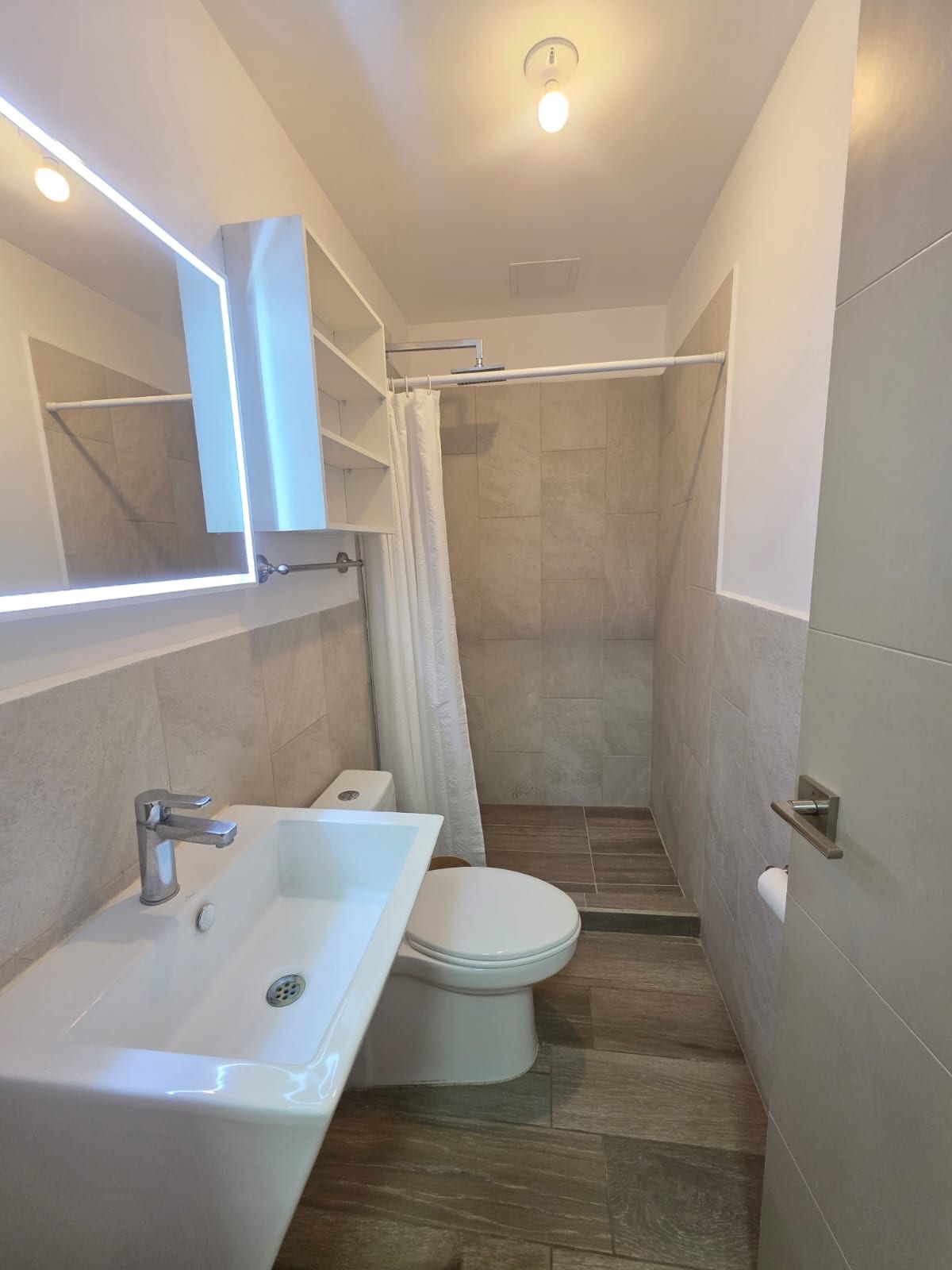 Condado Catorce / Apartamento en Renta de 2 Habitaciones y un Parqueos — Apartamento en Alquiler en Condado La Villa, Zona 14, Guatemala, Ciudad — foto 11 de 11
