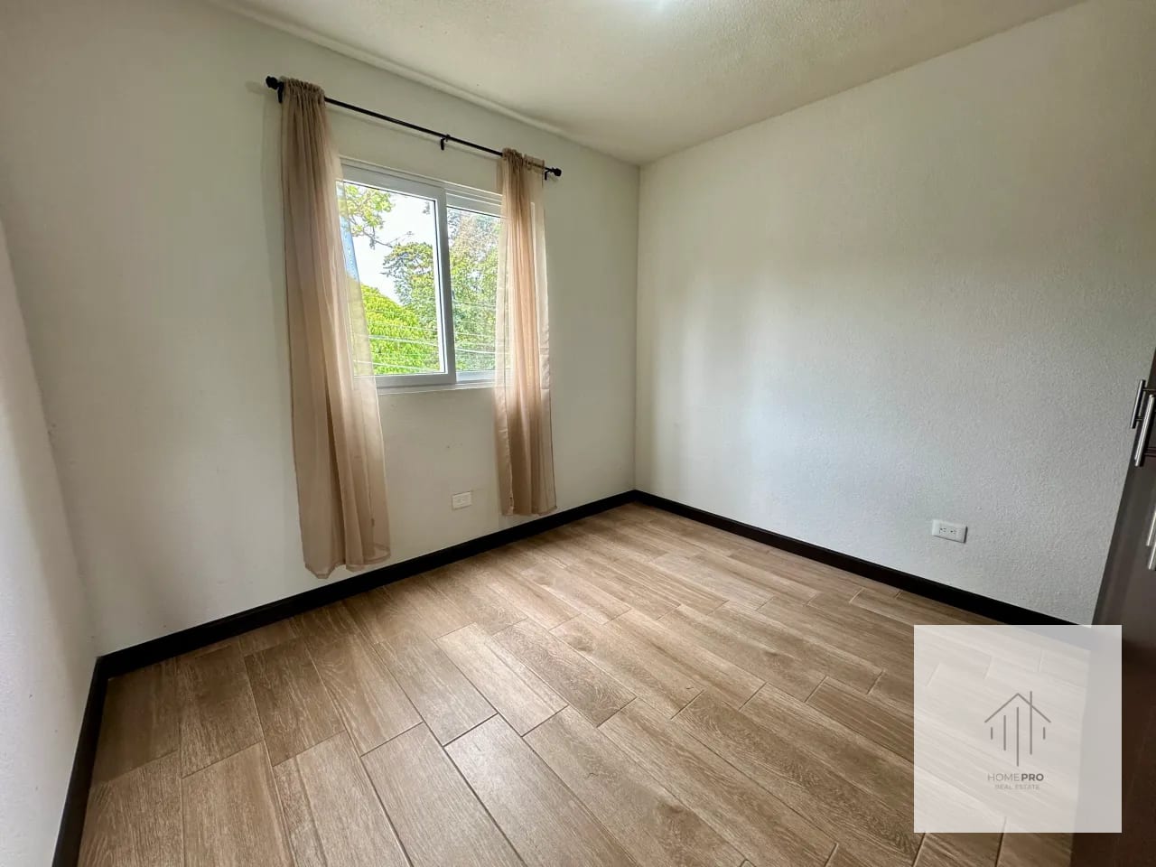 Casa Semi Amueblada en Venta en San José Pinula — Casa en Venta en Condado Florenza, San José Pinula, Guatemala, Ciudad — foto 13 de 17