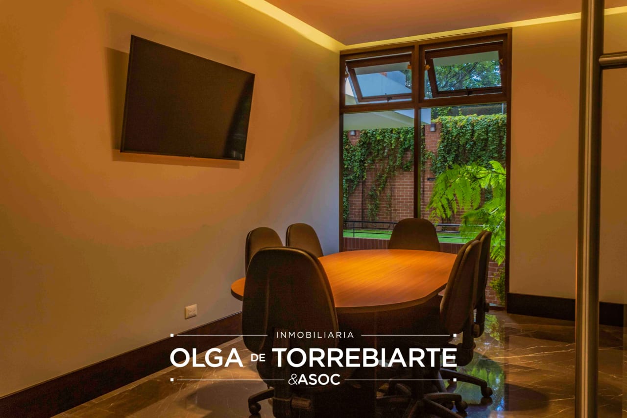 Apartamento amueblado en Santa Sofía — Apartamento en Alquiler en Santa Sofía, Zona 10, Guatemala, Ciudad — foto 2 de 7