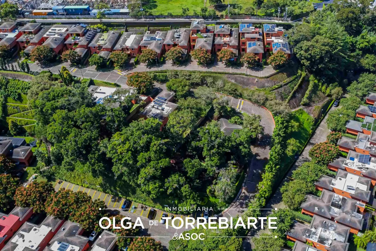 Casa en Condominio La Joya, Zona 10 — Casa en Alquiler en Zona 10, Guatemala, Ciudad — foto 13 de 17