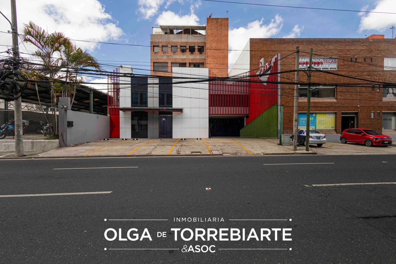 Edificio en renta Zona 10 — Edificio en Alquiler en Zona 10, Guatemala, Ciudad — foto 1 de 11