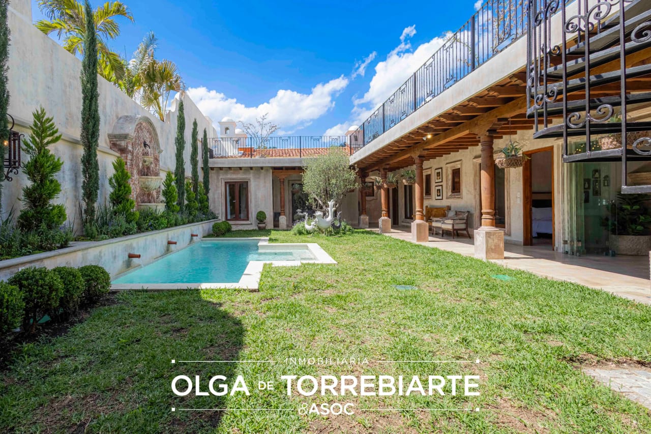 Casa en Paseo Antigua, Antigua Guatemala — Casa en Venta en Antigua, Sacatepéquez — foto 1 de 14