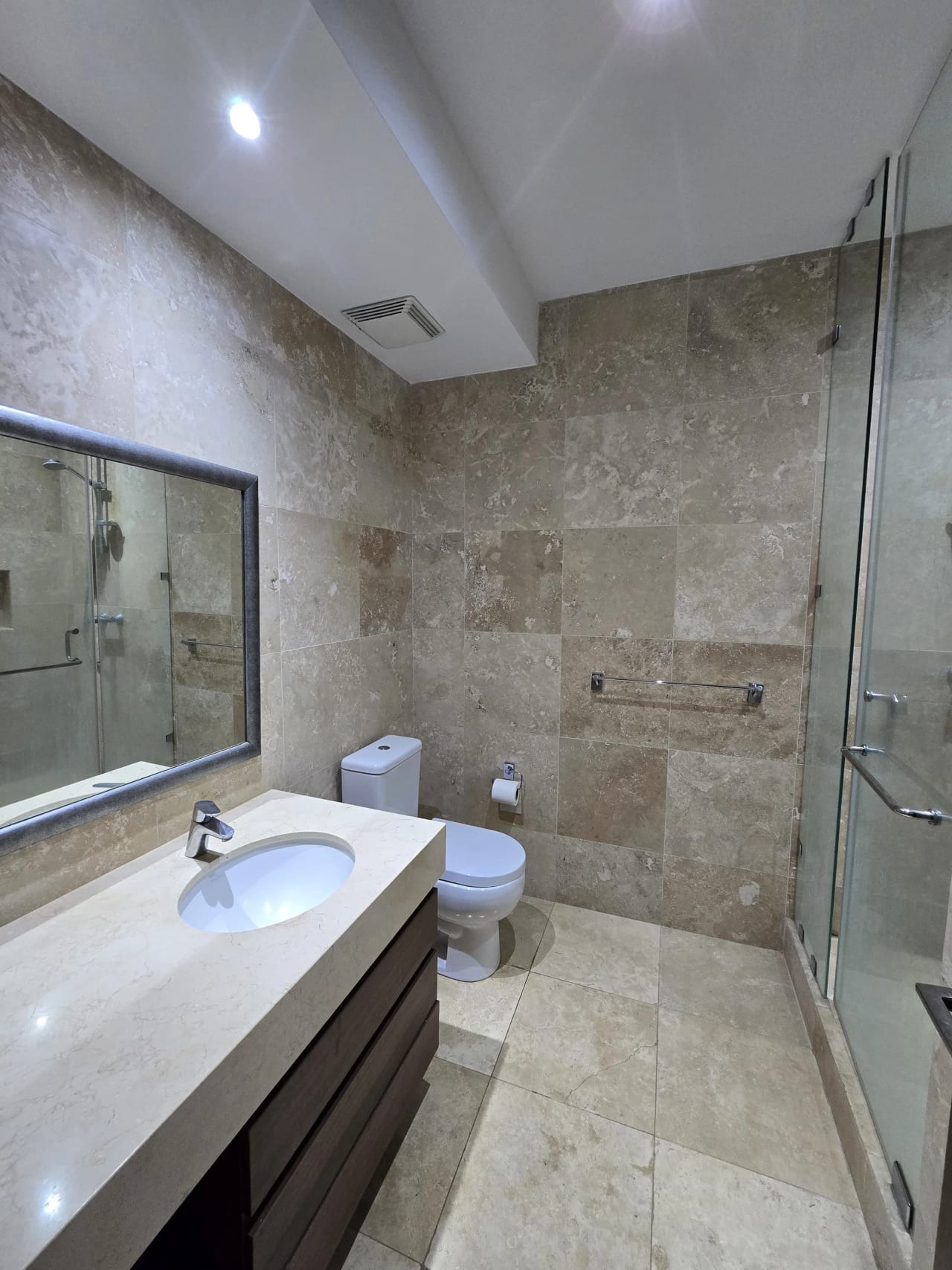 Se Alquila/Vende Apto. Tiffany Quinta, Zona 14. — Apartamento en Venta en Tiffany 5ta Avenida, Zona 14, Guatemala, Ciudad — foto 11 de 17