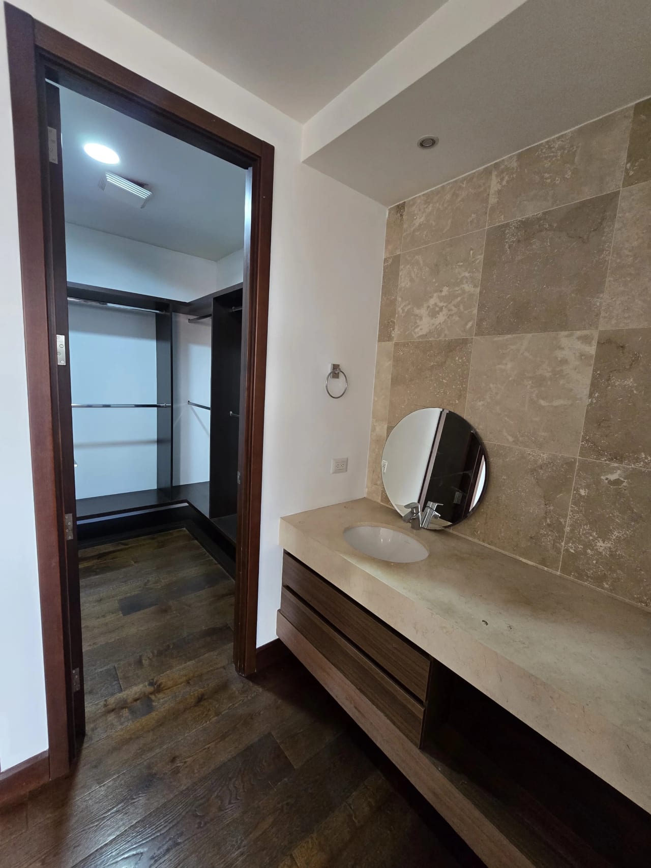 Se Alquila/Vende Apto. Tiffany Quinta, Zona 14. — Apartamento en Alquiler en Tiffany 5ta Avenida, Zona 14, Guatemala, Ciudad — foto 10 de 17