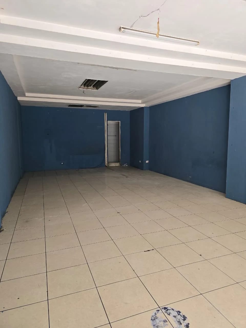Se Alquila Oficinas y Locales Ave. Las Américas, Zona 13. — Oficina en Alquiler en Zona 13, Guatemala, Ciudad — foto 13 de 16