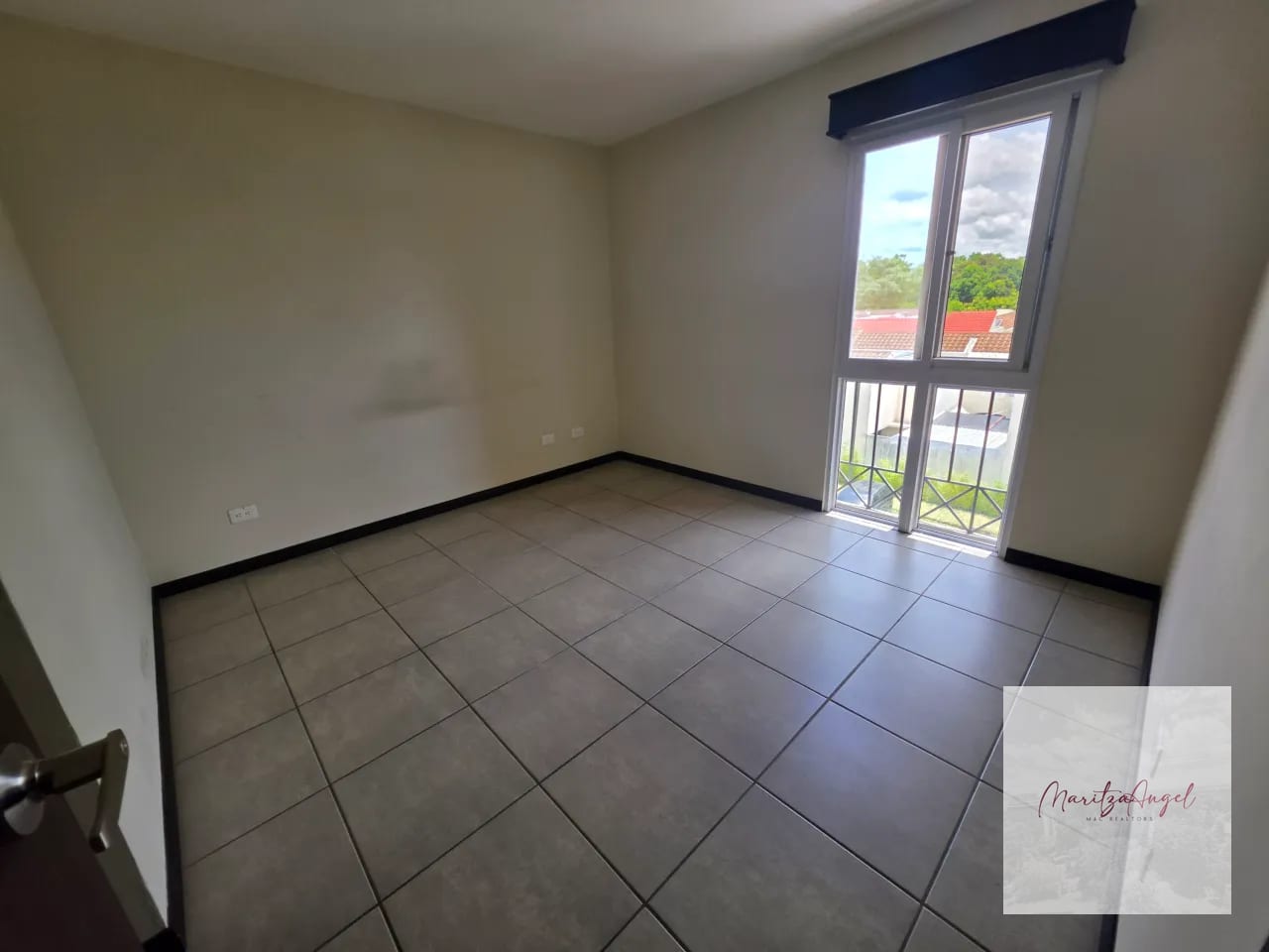 Renta de Apartamento en Villas Coruña. Condado el Naranjo — Apartamento en Alquiler en Condado Naranjo, Zona 4 Mixco, Guatemala, Ciudad — foto 6 de 8