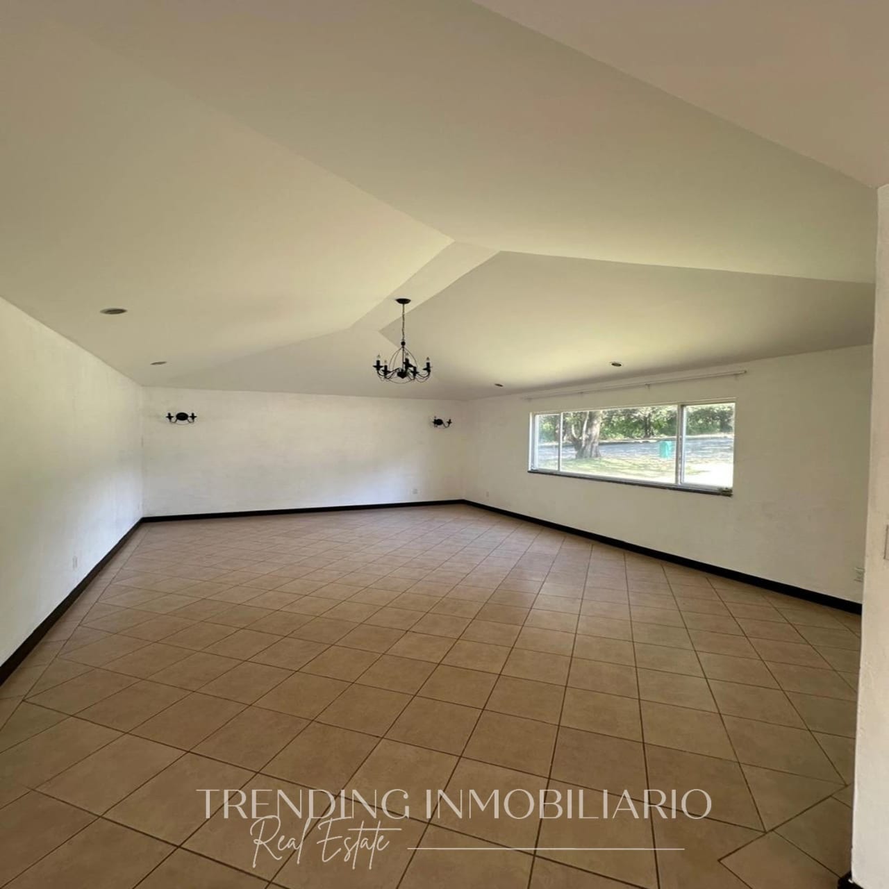 Casa en renta Carretera a El Salvador k23, condominio Casa y Campo, 4 habitaciones + 4 parqueos — Casa en Alquiler en Fraijanes, Carretera a El Salvador, Guatemala, Ciudad — foto 1 de 16