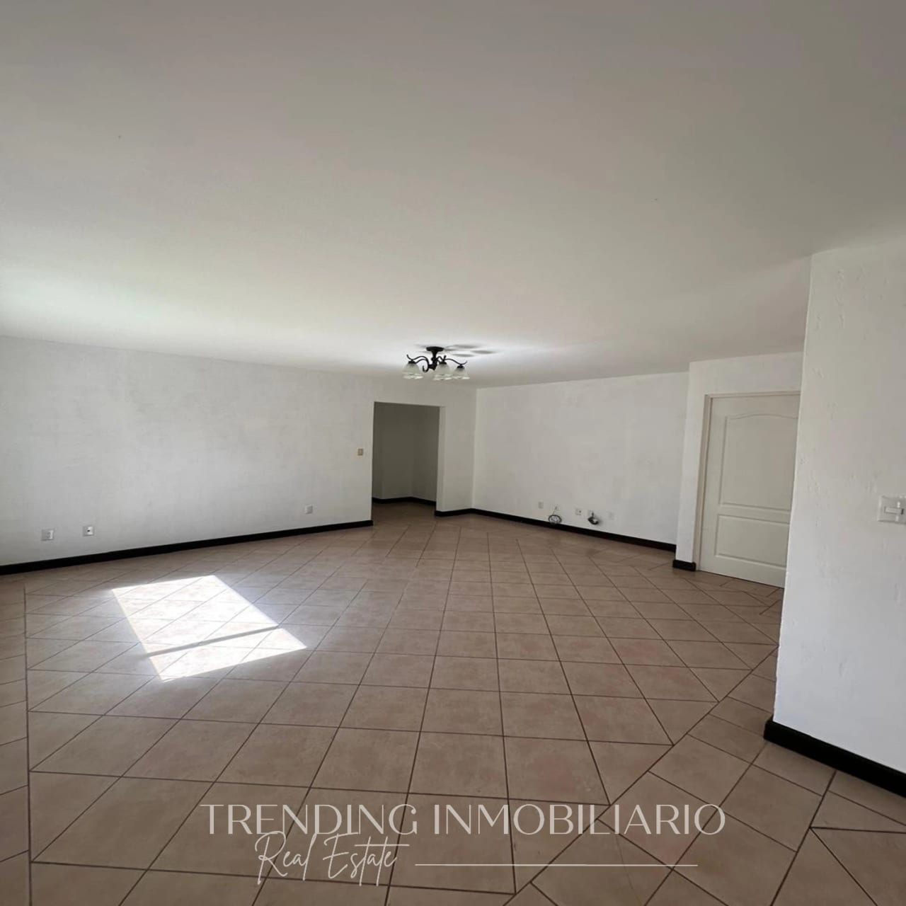 Casa en renta Carretera a El Salvador k23, condominio Casa y Campo, 4 habitaciones + 4 parqueos — Casa en Alquiler en Fraijanes, Carretera a El Salvador, Guatemala, Ciudad — foto 7 de 16