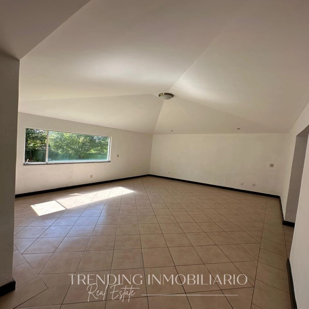 Casa en renta Carretera a El Salvador k23, condominio Casa y Campo, 4 habitaciones + 4 parqueos — Casa en Alquiler en Fraijanes, Carretera a El Salvador, Guatemala, Ciudad — foto 6 de 16