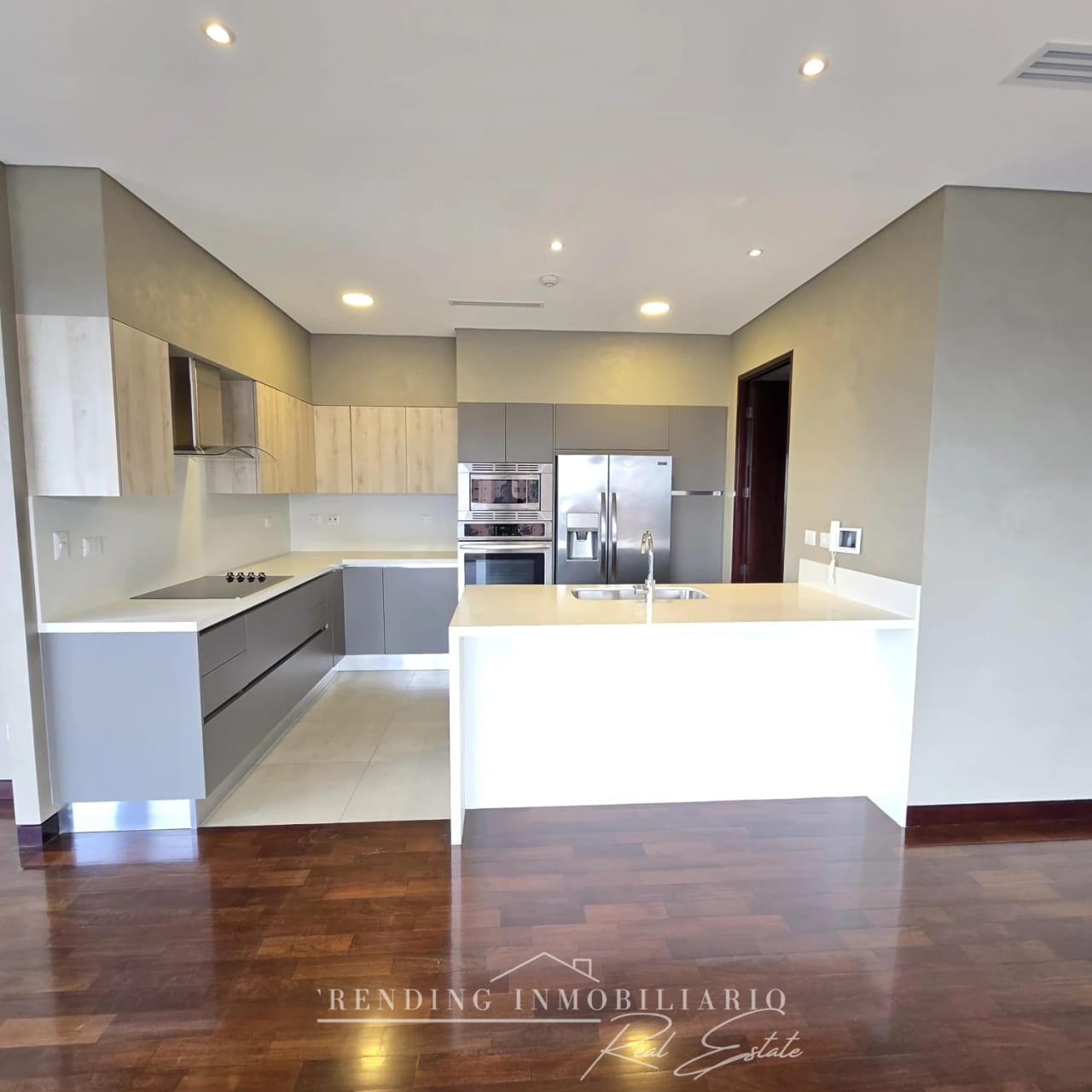 Apartamento en renta zona 14 edificio Santa Inés del Parque 2 habitaciones + 2 parqueos — Apartamento en Alquiler en Santa Inés, Zona 14, Guatemala, Ciudad — foto 2 de 9