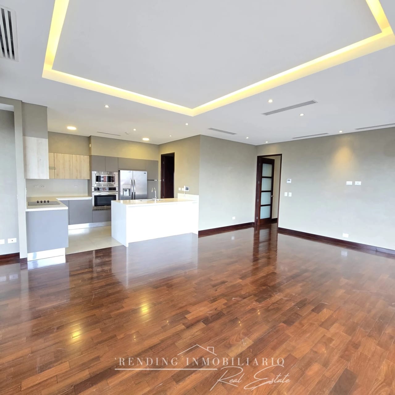 Apartamento en renta zona 14 edificio Santa Inés del Parque 2 habitaciones + 2 parqueos — Apartamento en Alquiler en Santa Inés, Zona 14, Guatemala, Ciudad — foto 1 de 9