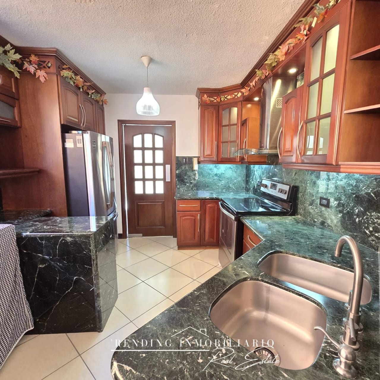 Casa en renta zona 16 Kanajuyú Alta Bosque de 3 habitaciones + 2 parqueos — Casa en Alquiler en Zona 15, Guatemala, Ciudad — foto 4 de 13