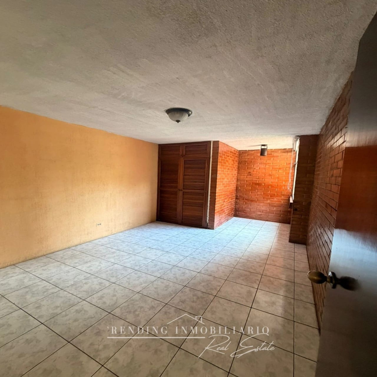 Casa en renta zona 10 para oficinas sector Pradera de 5 habitaciones + 2 parqueos — Casa en Alquiler en Zona 10, Guatemala, Ciudad — foto 12 de 13
