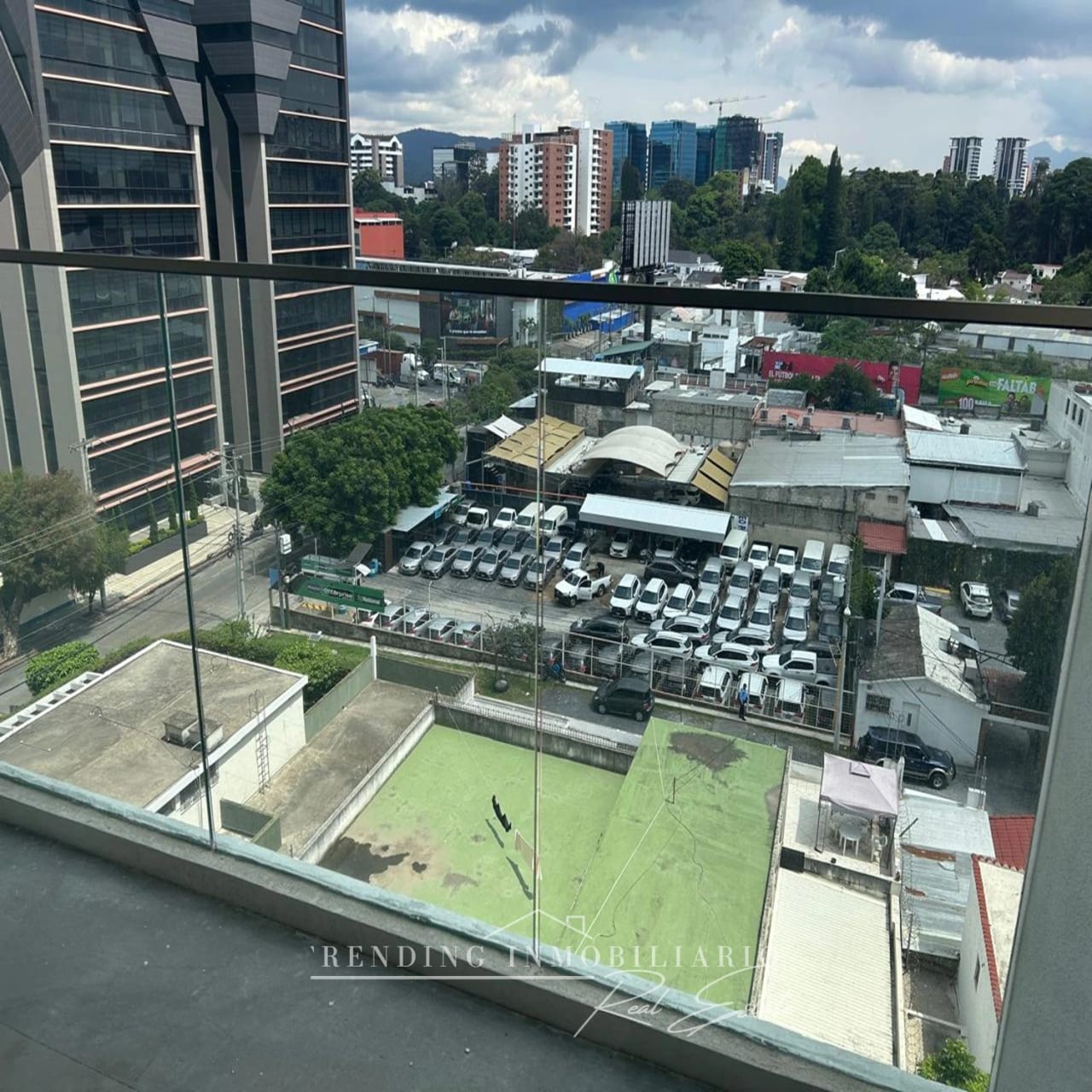 Apartamento en renta zona 10 edificio Atarah de 3 habitaciones + 2 parqueos — Apartamento en Alquiler en Atarah, Zona 10, Guatemala, Ciudad — foto 3 de 9