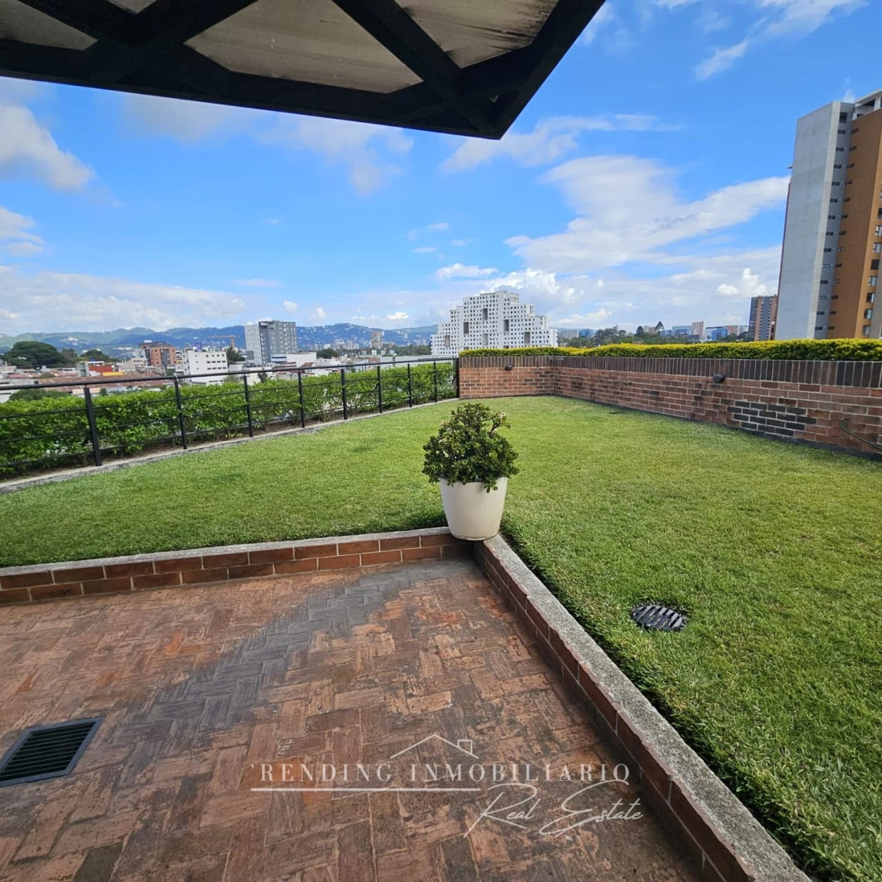 Oficina en venta zona 4 edificio Cuatro 36 de 145m² + 6 parqueos (Ren — Oficina en Venta en Cuatro 36, Zona 4, Guatemala, Ciudad — foto 11 de 11