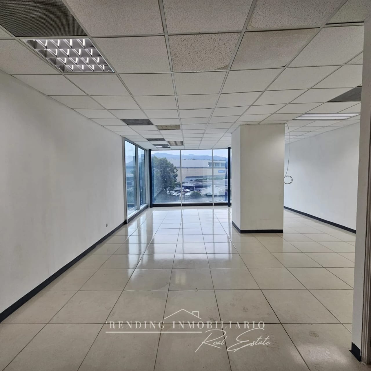 Oficina en renta zona 10 edificio Zona Pradera 4 ambientes + 2 parqueo — Oficina en Alquiler en Zona Pradera, Zona 10, Guatemala, Ciudad — foto 7 de 7