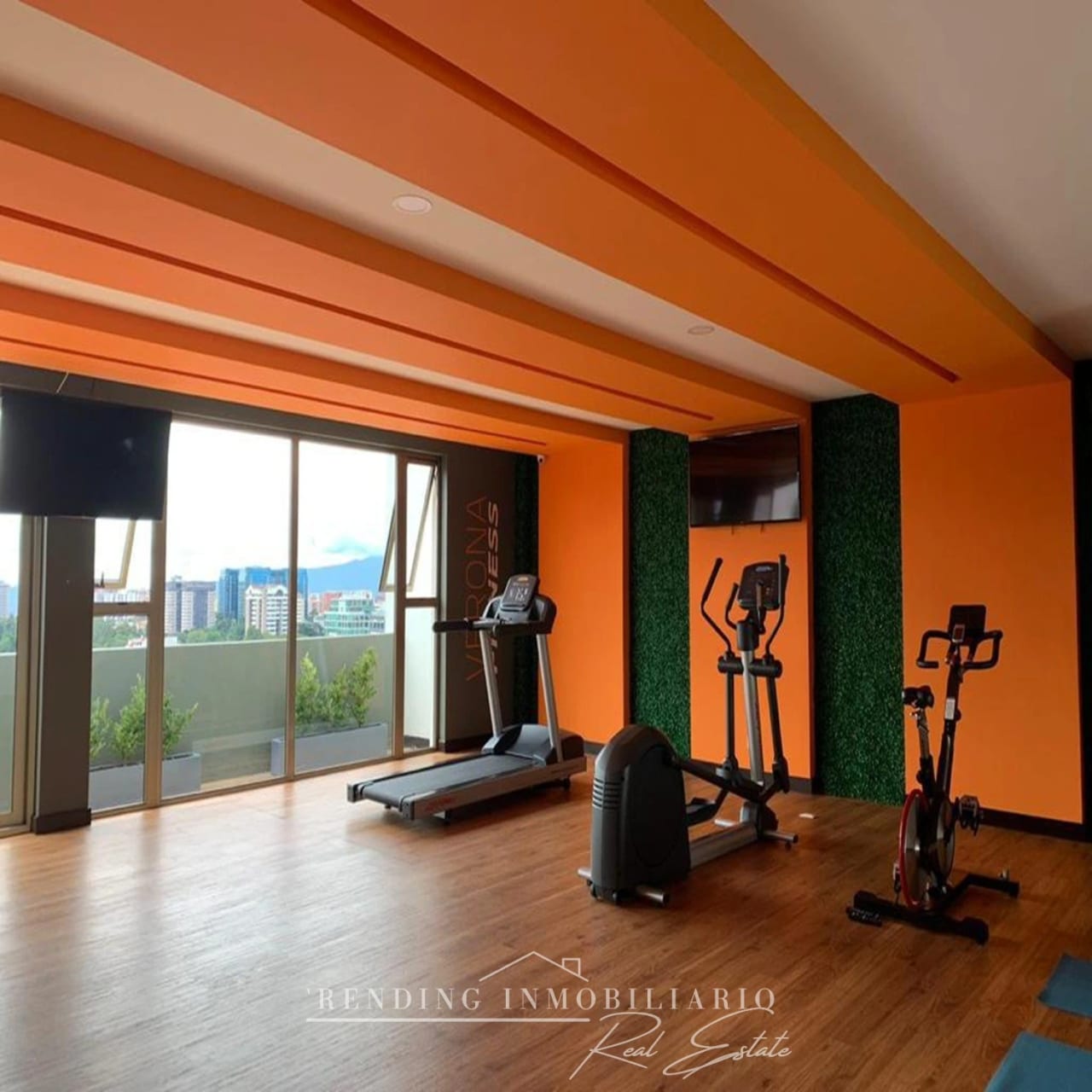 Apartamento amueblado en renta z10 edificio Verona de 2 habitaciones — Apartamento en Alquiler en Verona, Zona 10, Guatemala, Ciudad — foto 12 de 13